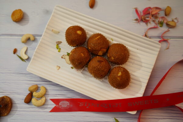 Besan Plain Laddoo